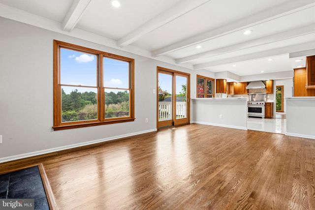 10 DELLCASTLE CT, Gaithersburg, MD 20886