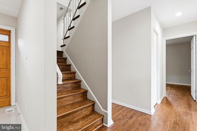 10 DELLCASTLE CT, Gaithersburg, MD 20886