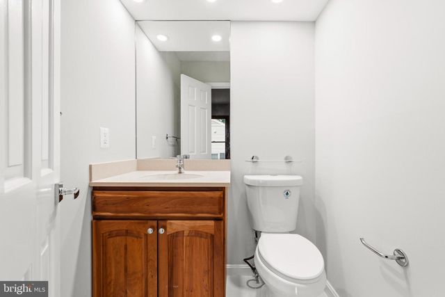 10 DELLCASTLE CT, Gaithersburg, MD 20886