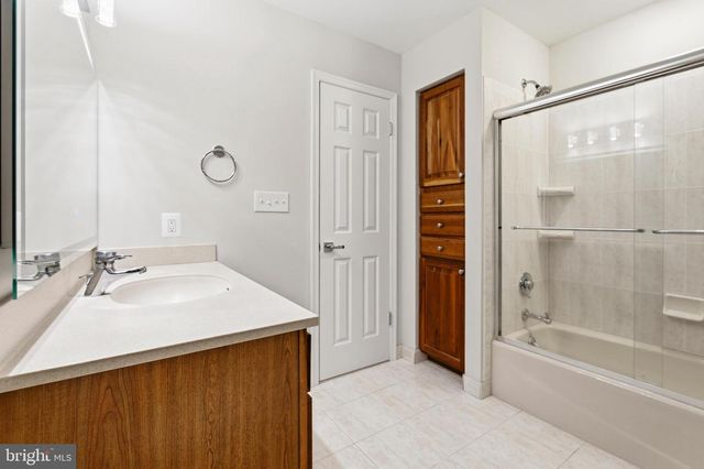 10 DELLCASTLE CT, Gaithersburg, MD 20886