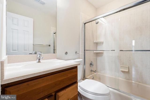 10 DELLCASTLE CT, Gaithersburg, MD 20886