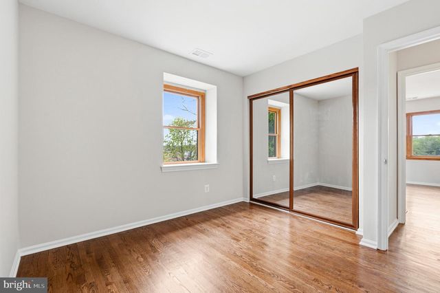 10 DELLCASTLE CT, Gaithersburg, MD 20886