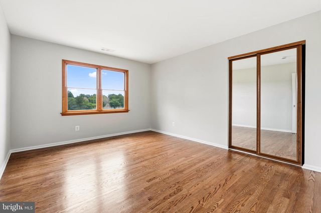 10 DELLCASTLE CT, Gaithersburg, MD 20886