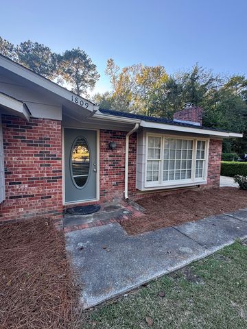 1809 Medera, Dothan, AL 36301