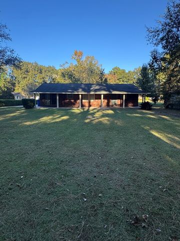 1809 Medera, Dothan, AL 36301