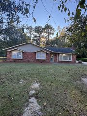 1809 Medera, Dothan, AL 36301