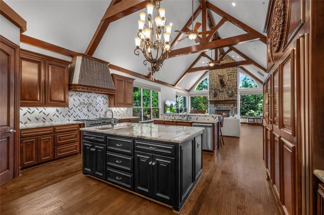 7205 Vanguard Court, Colleyville, TX 76034