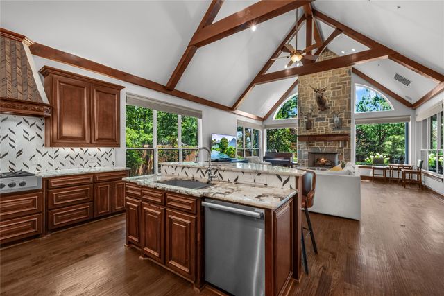 7205 Vanguard Court, Colleyville, TX 76034