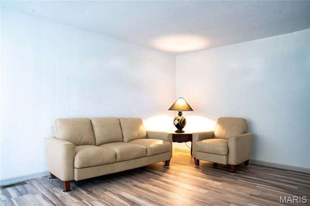 1618 Ventnor Place, Florissant, MO 63031