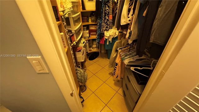 2200 Park Ln 311, Hollywood, FL 33021