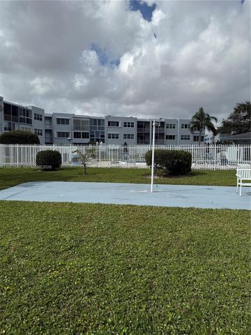 2200 Park Ln 311, Hollywood, FL 33021