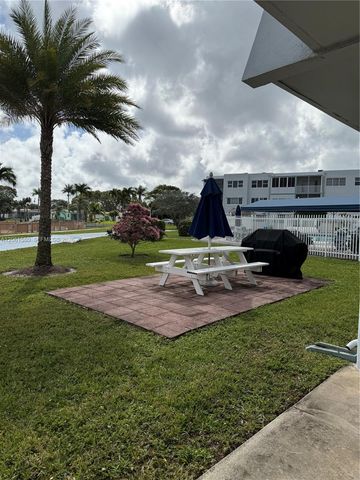 2200 Park Ln 311, Hollywood, FL 33021