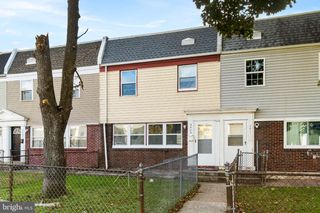 2409 BLOOMSDALE RD, Levittown, PA 19057