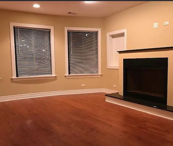 6310 N ROCKWELL Street 2, Chicago, IL 60659