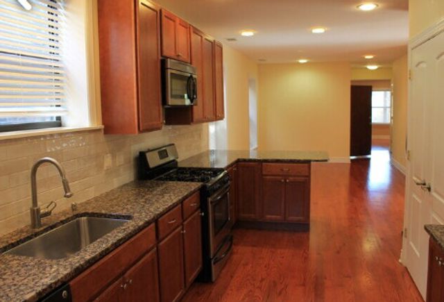 6310 N ROCKWELL Street 2, Chicago, IL 60659