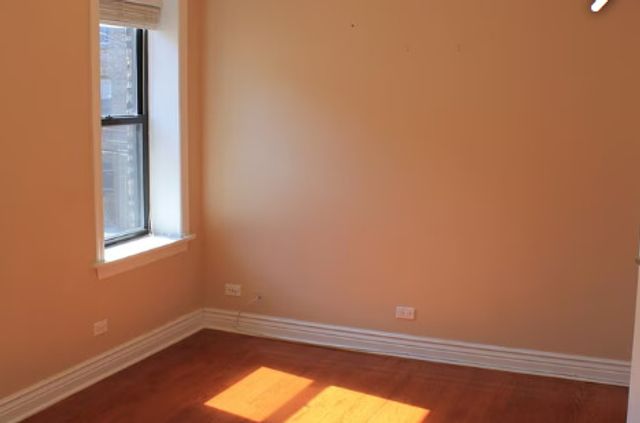 6310 N ROCKWELL Street 2, Chicago, IL 60659