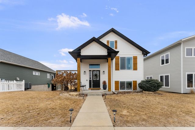 6130 Mississippi Avenue, Davenport, IA 52807