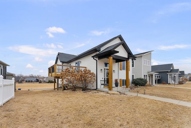 6130 Mississippi Avenue, Davenport, IA 52807