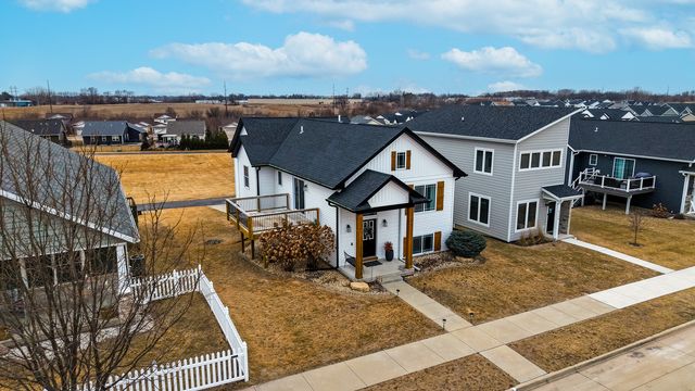 6130 Mississippi Avenue, Davenport, IA 52807