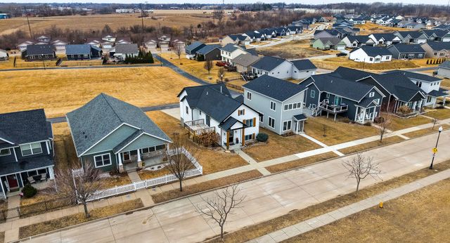 6130 Mississippi Avenue, Davenport, IA 52807