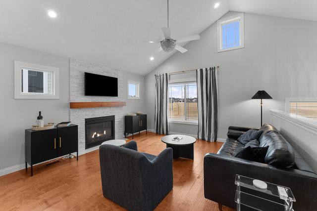 6130 Mississippi Avenue, Davenport, IA 52807