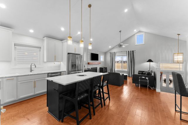 6130 Mississippi Avenue, Davenport, IA 52807