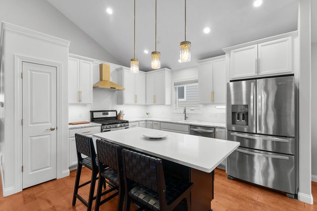 6130 Mississippi Avenue, Davenport, IA 52807