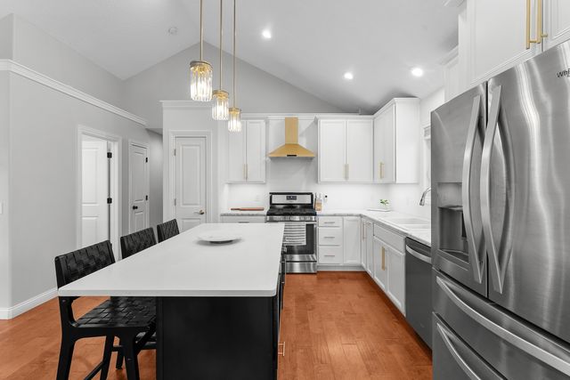 6130 Mississippi Avenue, Davenport, IA 52807