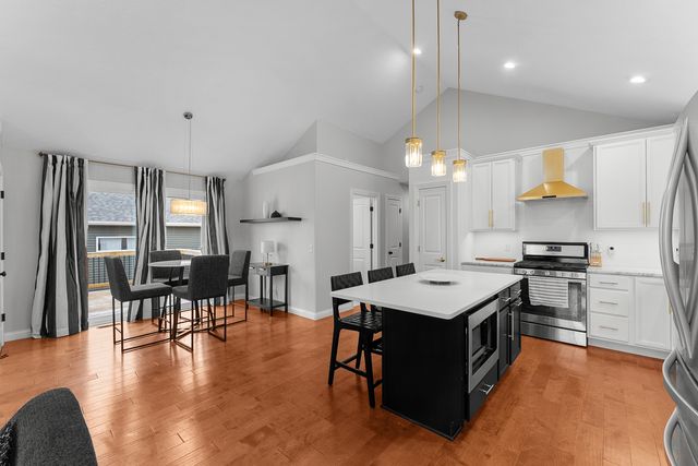 6130 Mississippi Avenue, Davenport, IA 52807