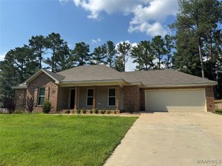 107 Fox Run Drive, Deatsville, AL 36022
