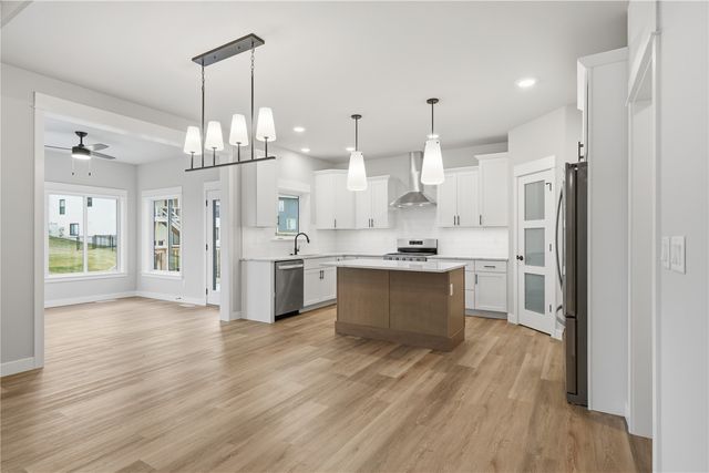 1311 E Gable Way, Tiffin, IA 52317