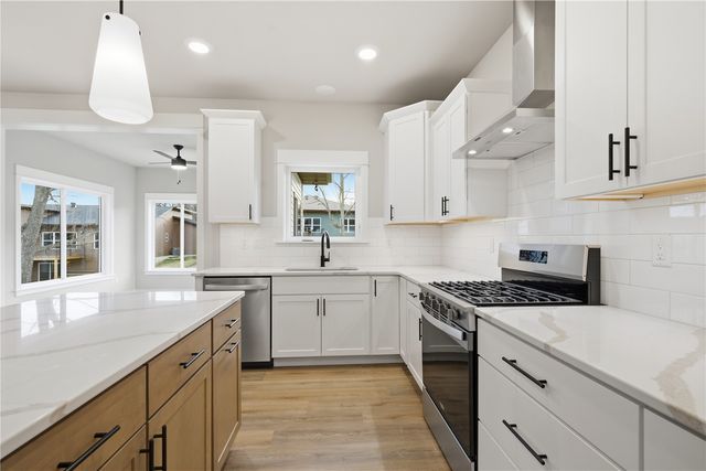 1311 E Gable Way, Tiffin, IA 52317