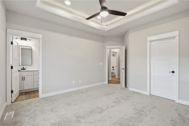 1311 E Gable Way, Tiffin, IA 52317