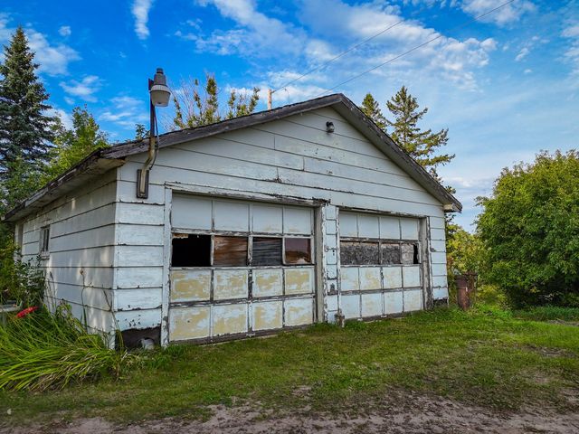 34774 400th ST St SE, Fosston, MN 56542