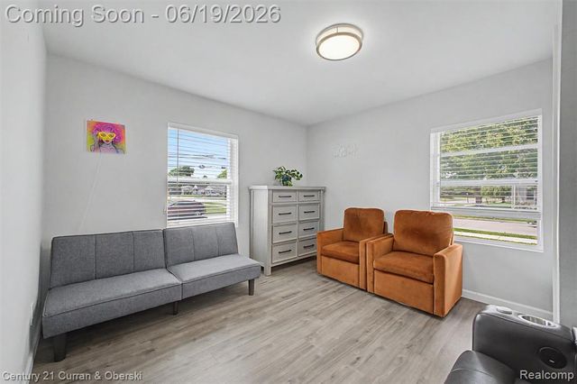 30708 Palmer Boulevard, Madison Heights, MI 48071