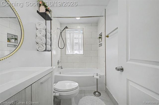 30708 Palmer Boulevard, Madison Heights, MI 48071