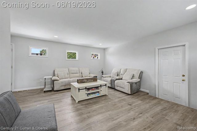 30708 Palmer Boulevard, Madison Heights, MI 48071