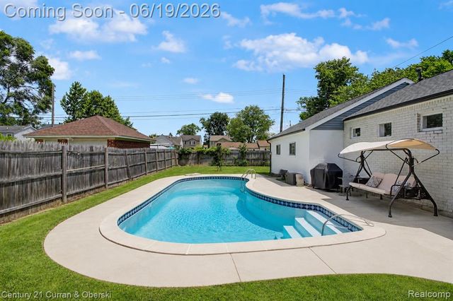 30708 Palmer Boulevard, Madison Heights, MI 48071
