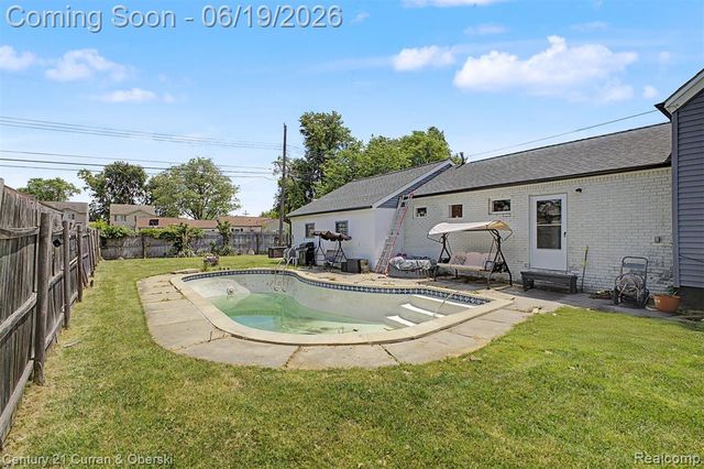 30708 Palmer Boulevard, Madison Heights, MI 48071