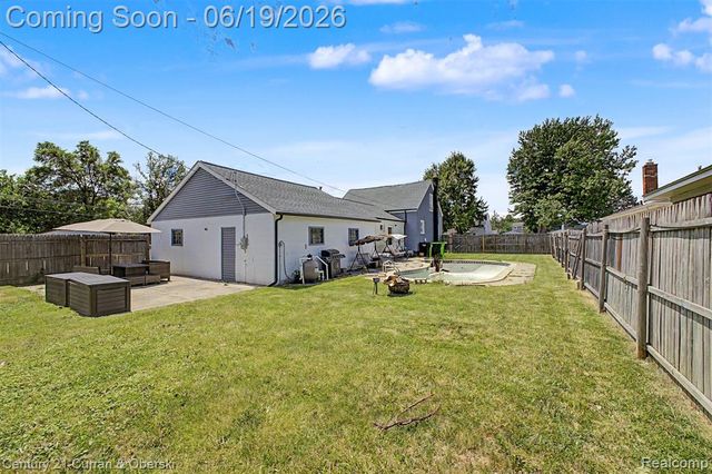 30708 Palmer Boulevard, Madison Heights, MI 48071