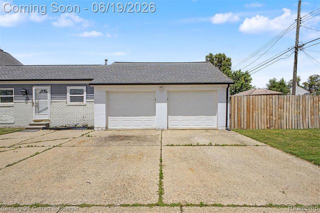 30708 Palmer Boulevard, Madison Heights, MI 48071