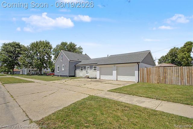 30708 Palmer Boulevard, Madison Heights, MI 48071