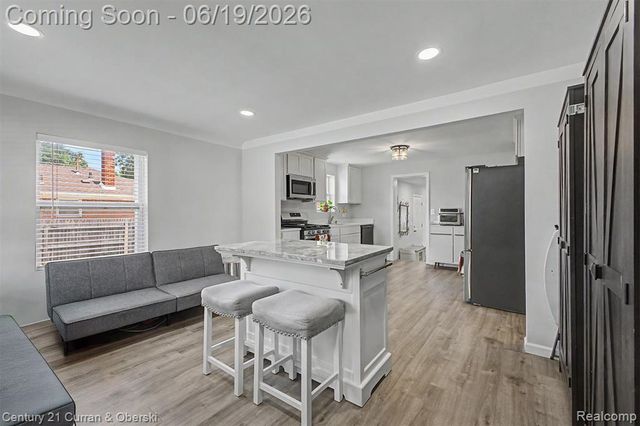 30708 Palmer Boulevard, Madison Heights, MI 48071