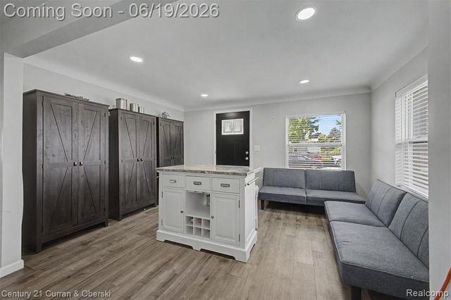 30708 Palmer Boulevard, Madison Heights, MI 48071