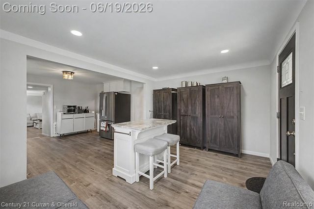 30708 Palmer Boulevard, Madison Heights, MI 48071