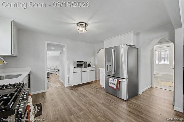 30708 Palmer Boulevard, Madison Heights, MI 48071