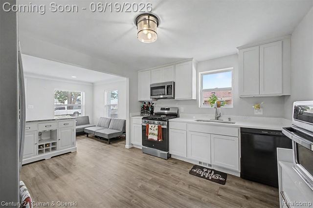 30708 Palmer Boulevard, Madison Heights, MI 48071