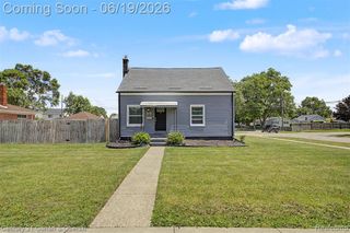 30708 Palmer Boulevard, Madison Heights, MI 48071
