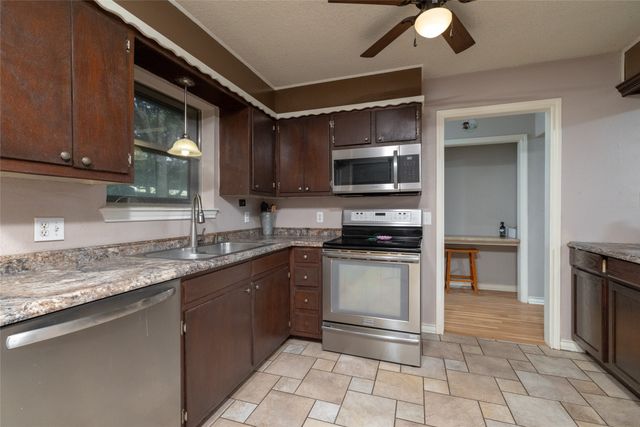 116 La Estada Drive, Weatherford, TX 76088