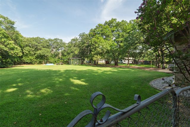 116 La Estada Drive, Weatherford, TX 76088